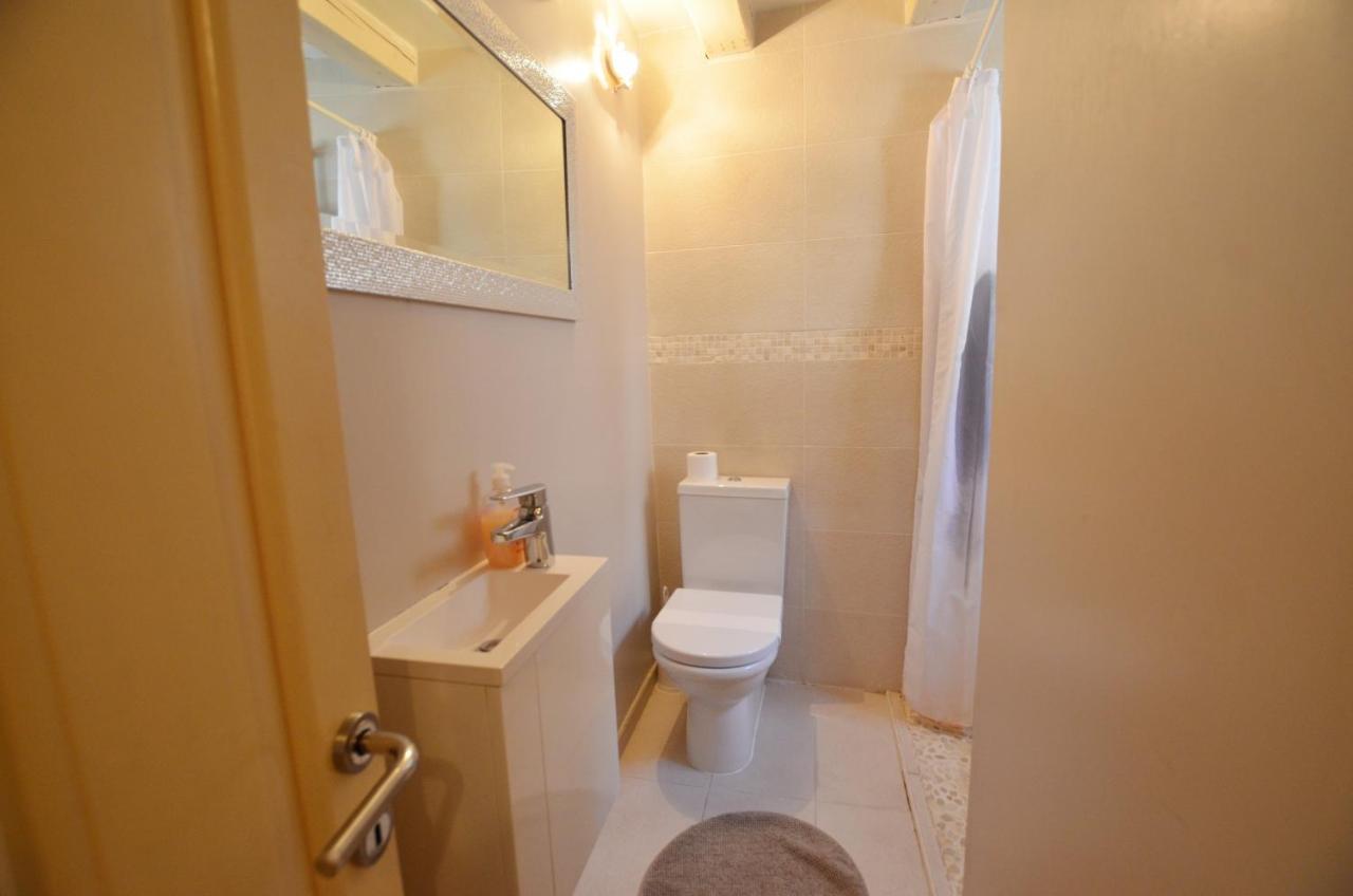 Grisia Apartments ロヴィニ エクステリア 写真
